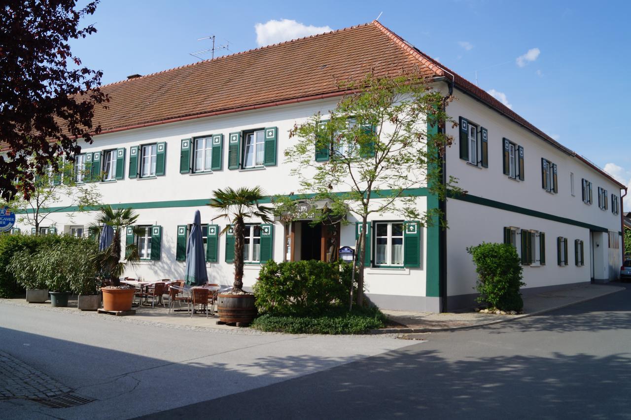 Gasthof Zum Hirschen Бургау Экстерьер фото